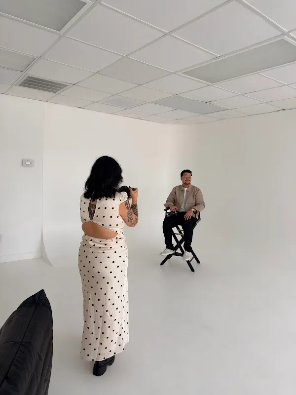 The Visuals Photo Studio