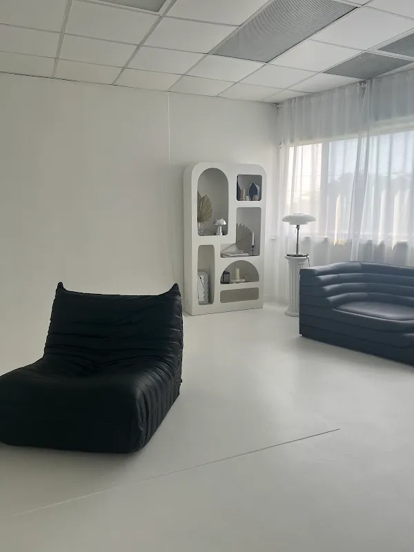 The Visuals Photo Studio