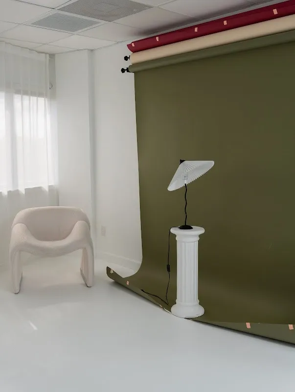 The Visuals Photo Studio