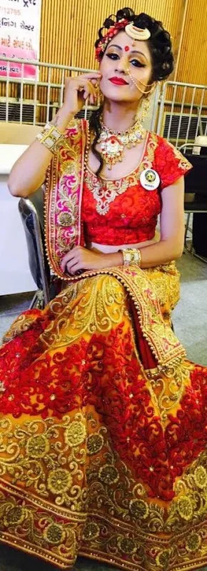AmanMakeovers | Best Luxury Beauty Salon/Skin Clinic/Parlour & Academy in Delhi