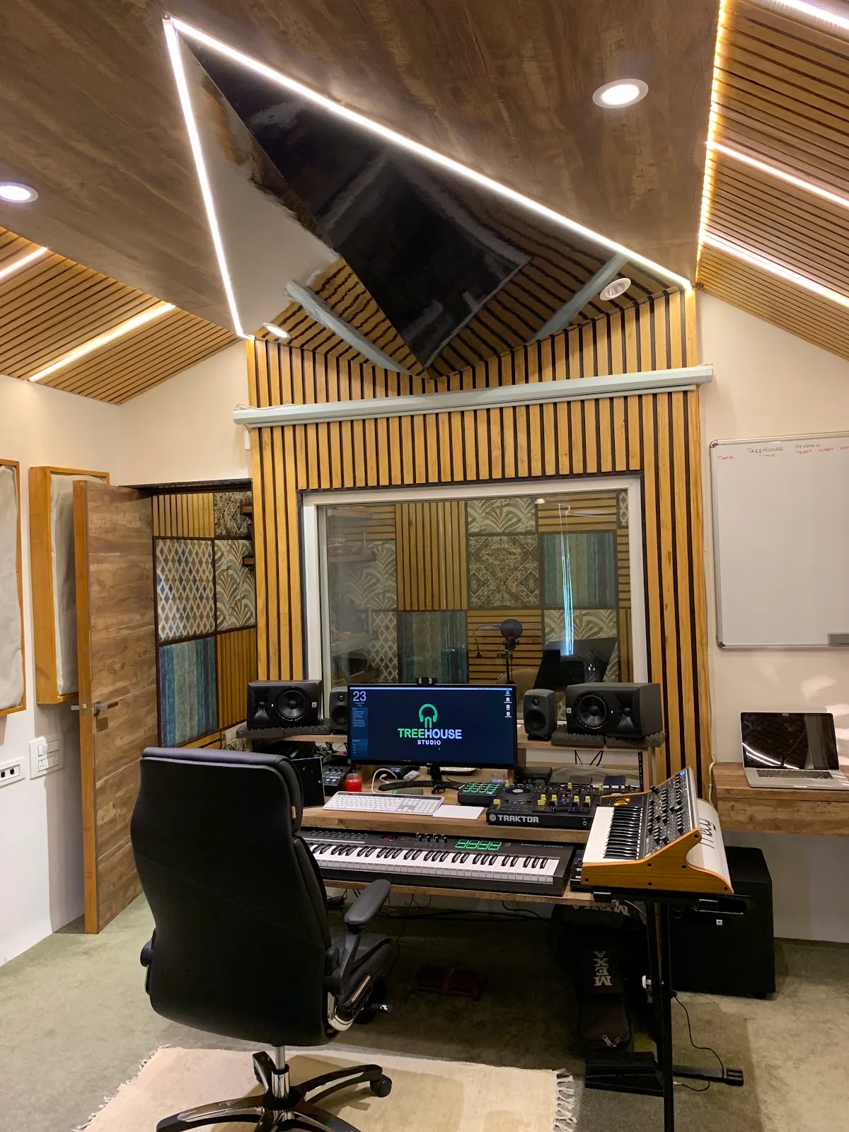 Treehouse Studio - The Nest