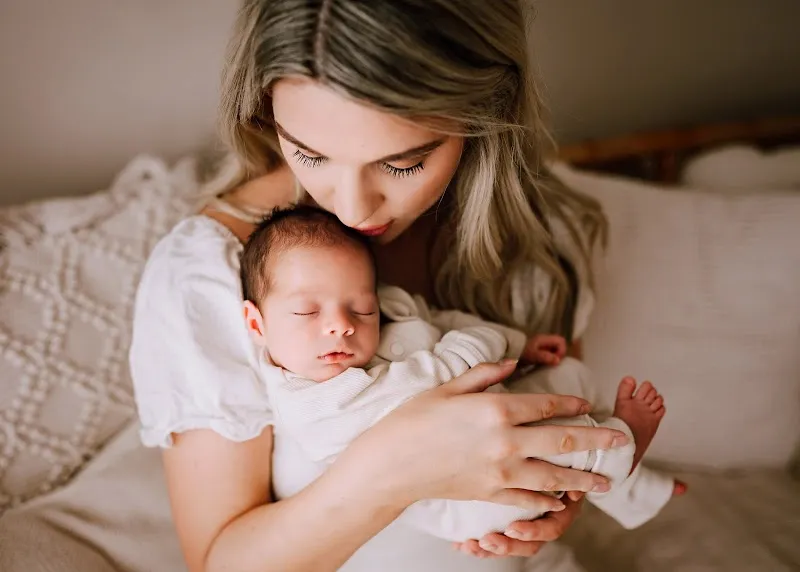 Kristielle Amy Studios | Newborn, Maternity & Family Photographer - Bundaberg