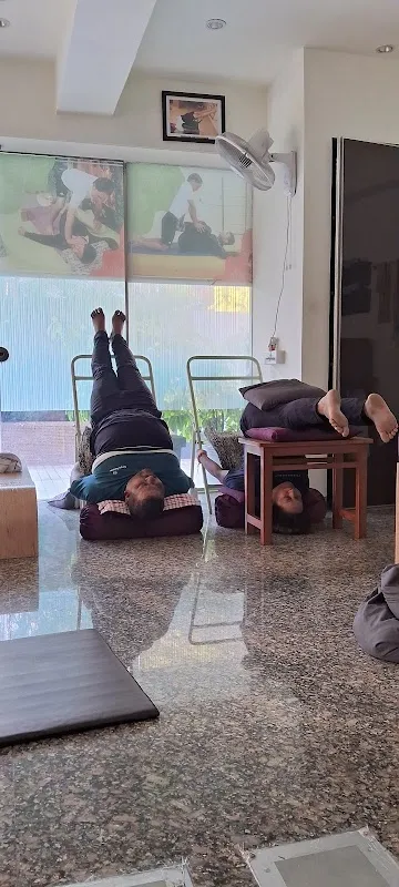 Live With Yoga (Therapeutic Yoga Center)