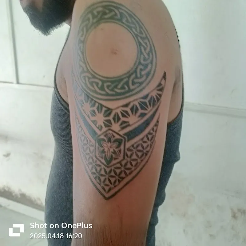 Dj Tattoo and salon