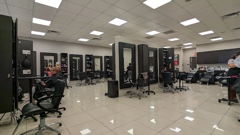Salon Divine