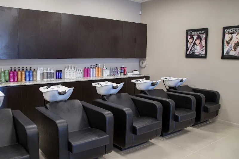 Salon Divine