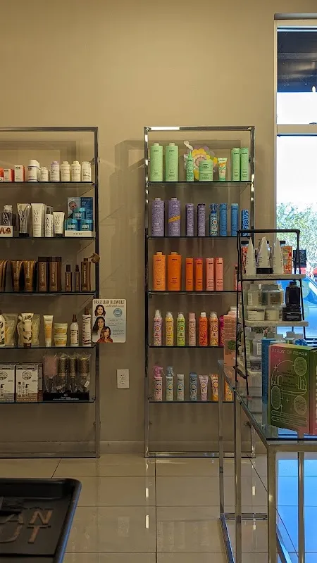 Salon Divine