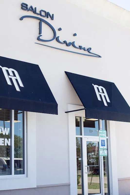 Salon Divine