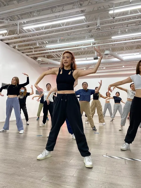 Debut Dance District