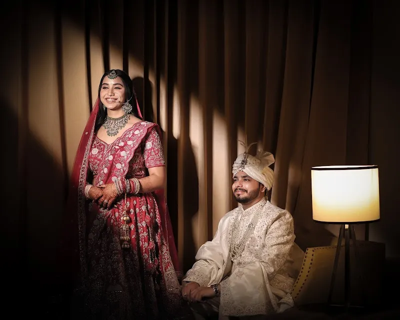 Om Photographyz Studio (Govt. Certified)