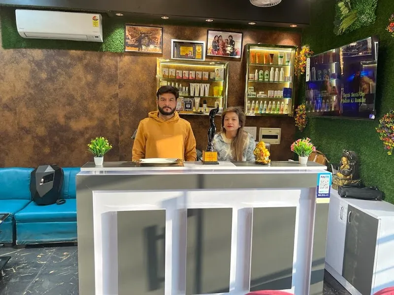 Maya's Luxury Unisex Salon