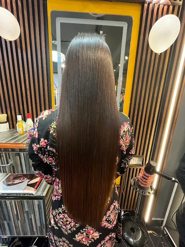 Maya's Luxury Unisex Salon