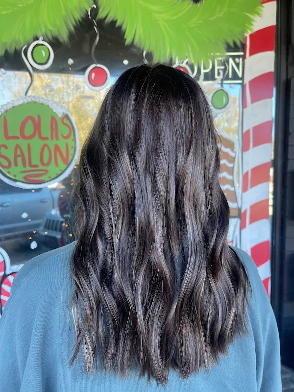 Lola Salon