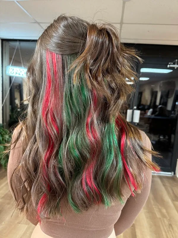 Lola Salon