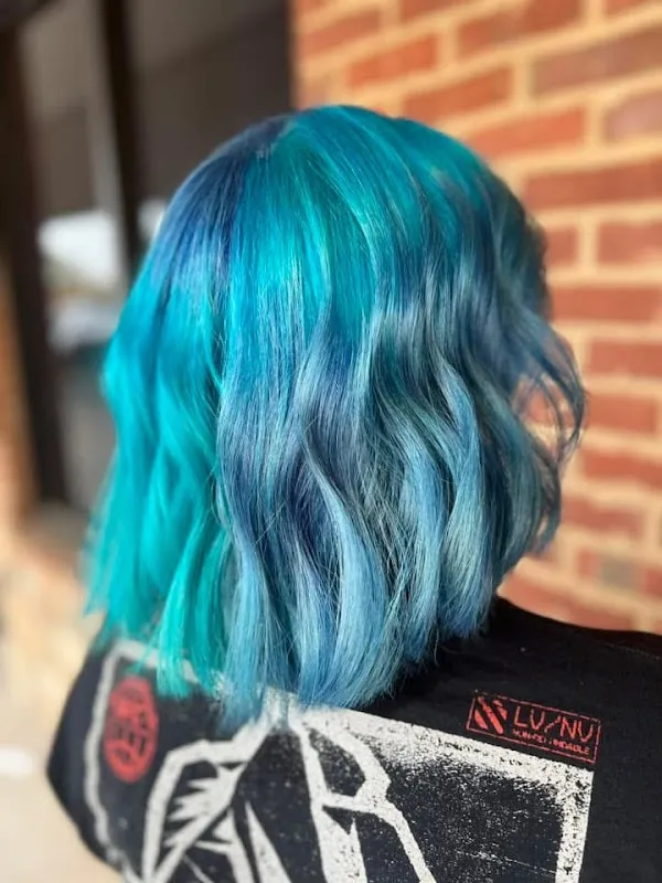 Lola Salon