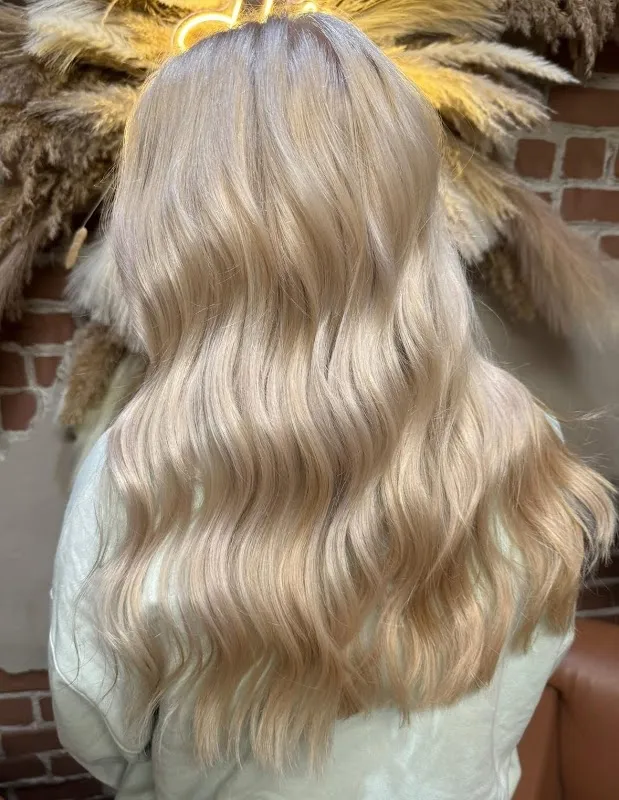 Lola Salon