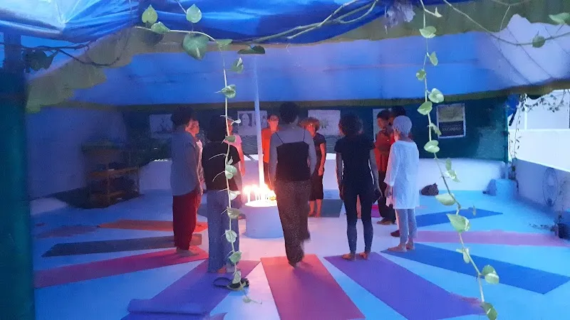 Yoga Nantes | À Corps Free | Yoga De L'énergie