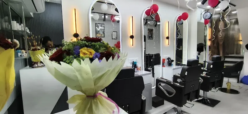 Looks hair studio unisex salon