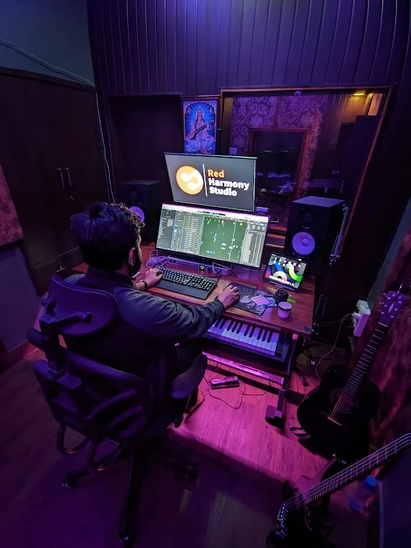 Red harmony studio