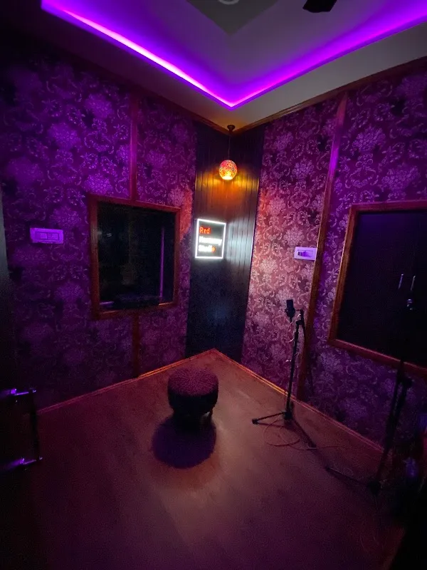 Red harmony studio