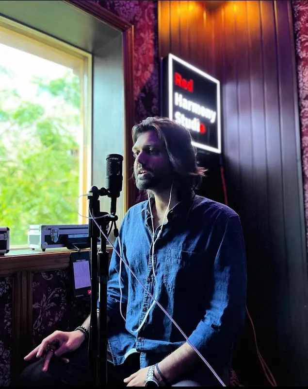 Red harmony studio