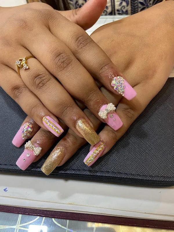 BB's Salon By Pooja