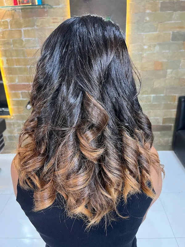 Inaara unisex Salon