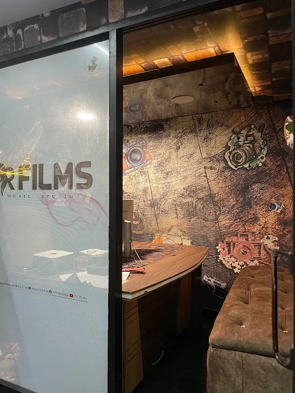 7R FILM STUDIO