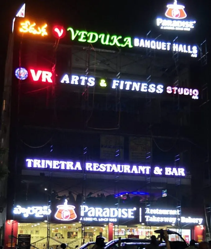 VR ARTS & FITNESS STUDIO FOR WOMEN