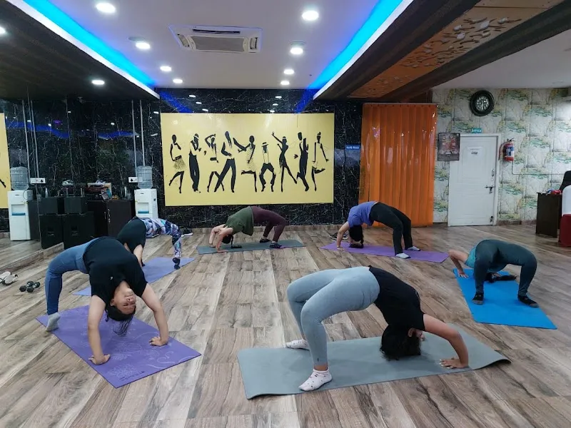 VR ARTS & FITNESS STUDIO FOR WOMEN