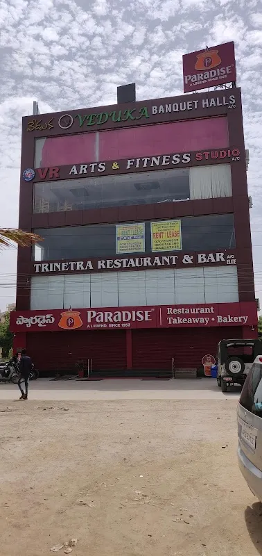 VR ARTS & FITNESS STUDIO FOR WOMEN