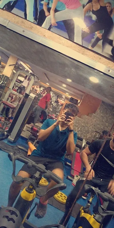 ROYAL FITNESS STUDIO