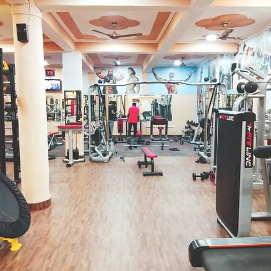 ROYAL FITNESS STUDIO