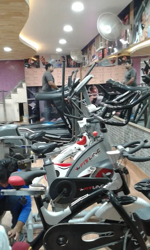 ROYAL FITNESS STUDIO