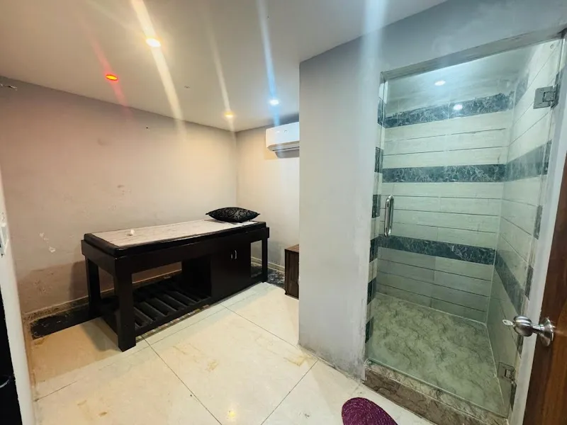 Crown Male To Male Spa Aya Nagar Delhi