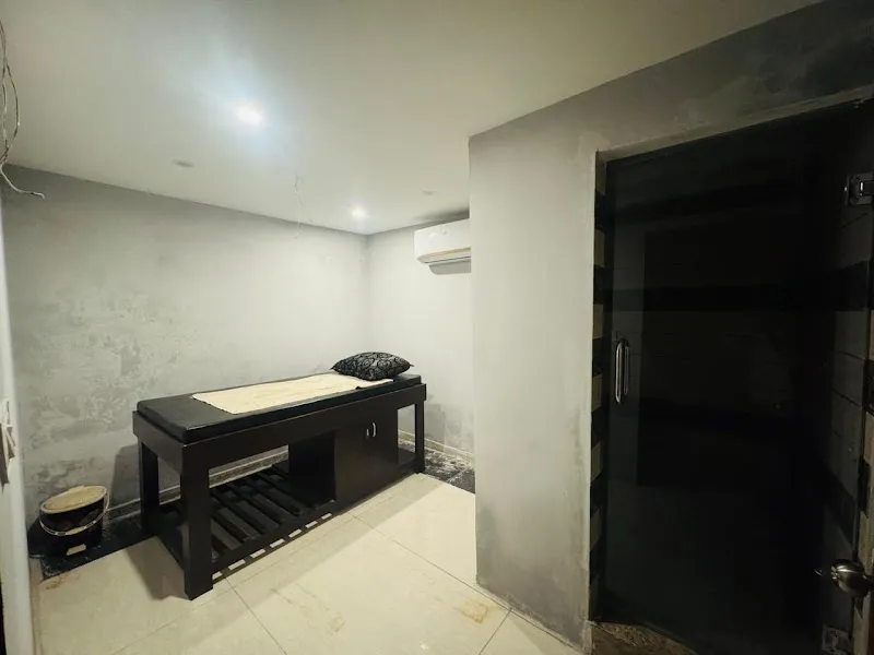 Crown Male To Male Spa Aya Nagar Delhi