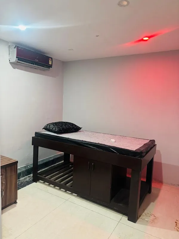 Crown Male To Male Spa Aya Nagar Delhi
