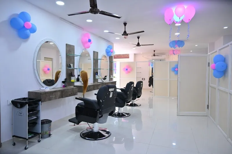 Divya Beauty Parlour