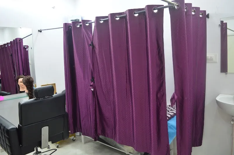 Divya Beauty Parlour