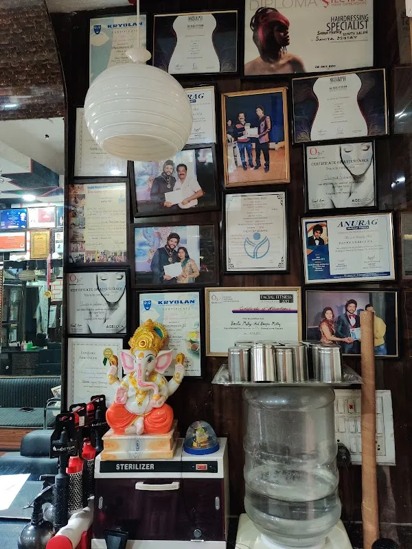 Savita & Sapan professional beauty salon ( best beauty parlour in kalkaji )