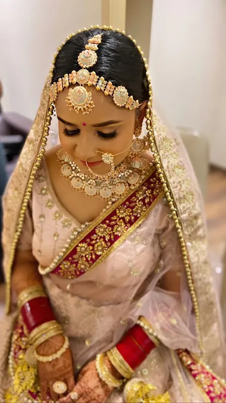 Savita & Sapan professional beauty salon ( best beauty parlour in kalkaji )
