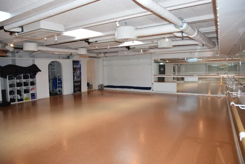 iDance Studio