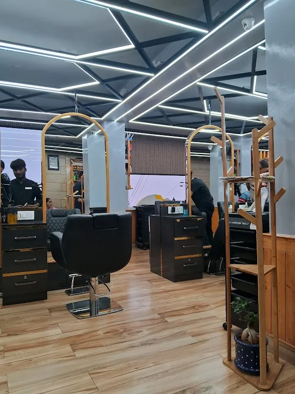HeadQuarters Hair and beauty studio