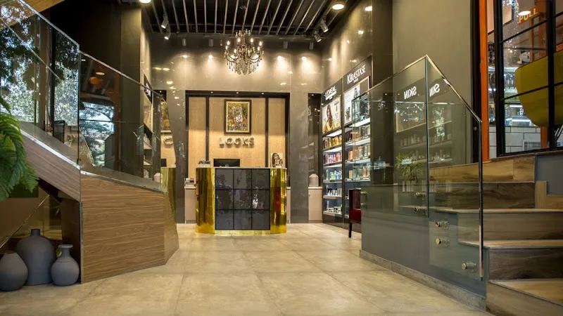 Looks Salon - Unisex Salon | Beauty and Hair Salon