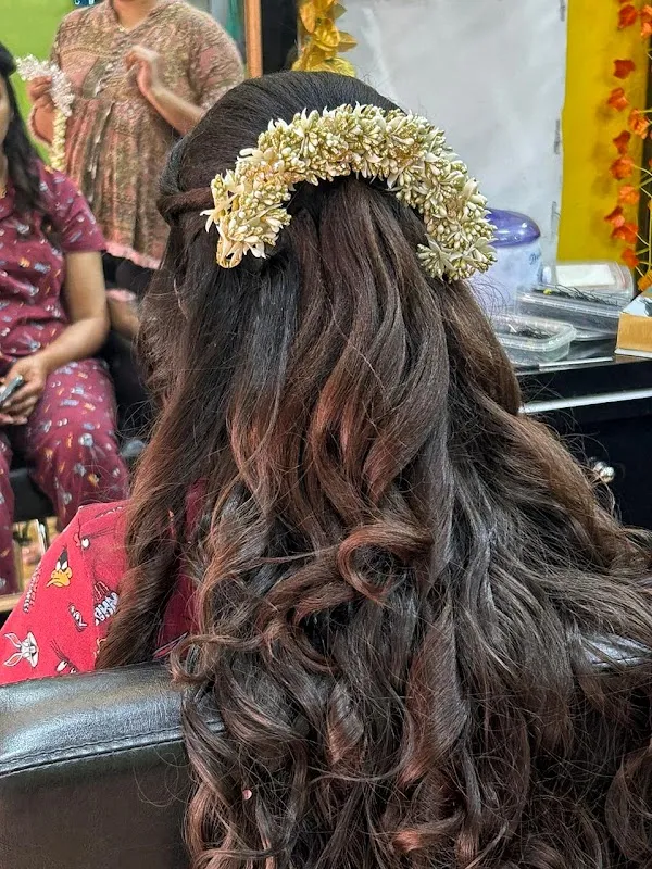 Priya Beauty Salon & Spa प्रिया ब्यूटी सलोन एण्ड स्पा