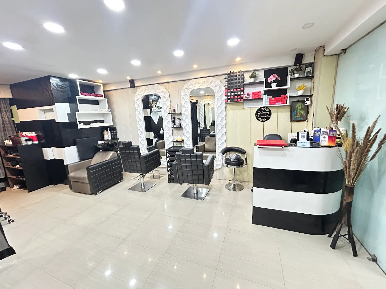 Spinzis Unisex Salon | Best Hair salon | Hair Colouring Salon in Shillong