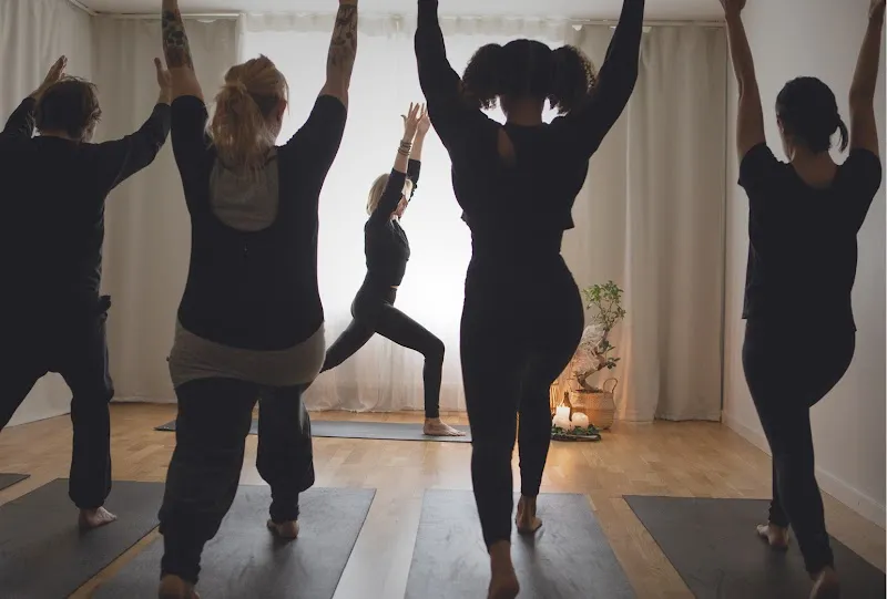 Tiny tree yoga