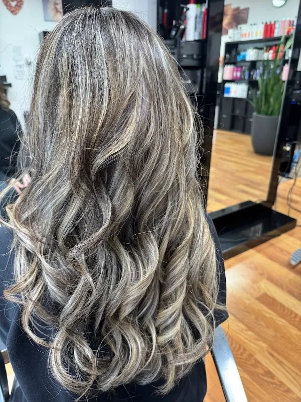 The Salon by Kelly