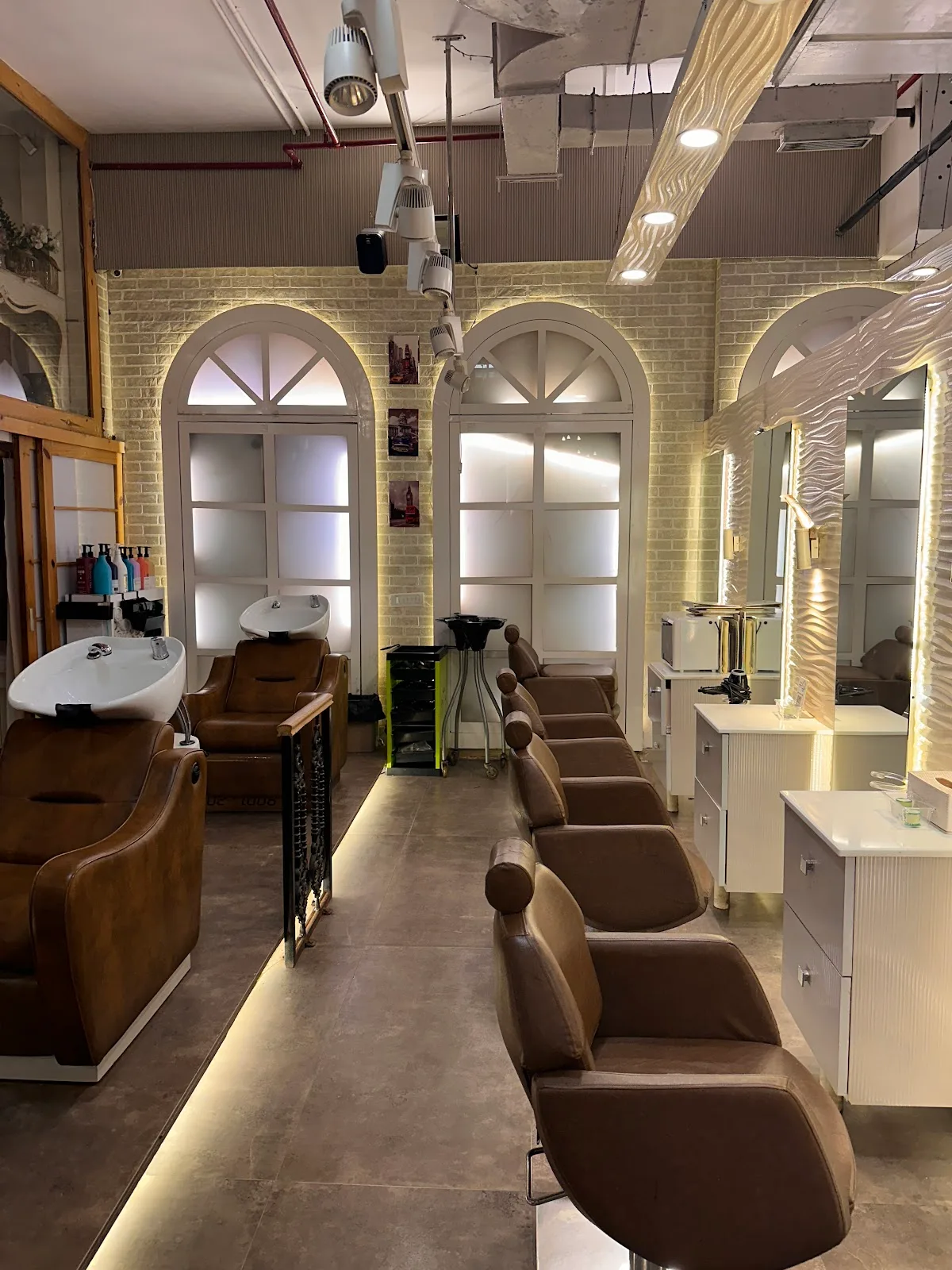 RBV'S Unisex Salon