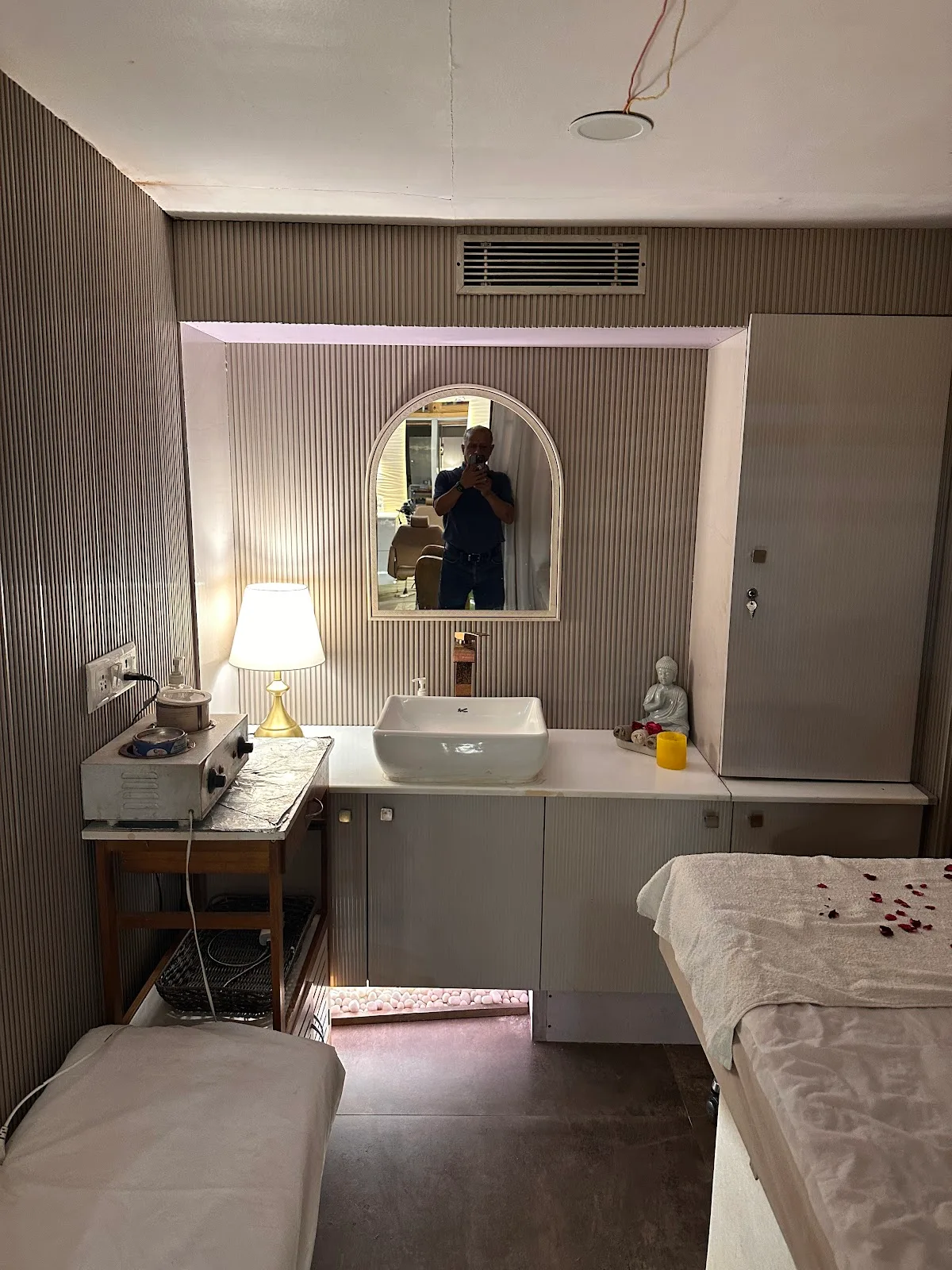 RBV'S Unisex Salon